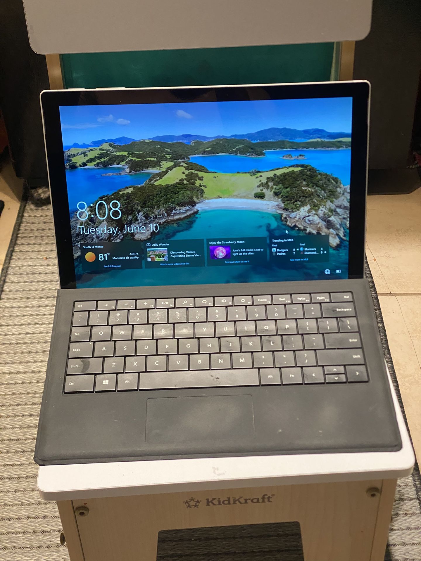 Microsoft Surface Laptop