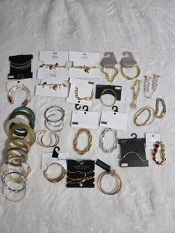 Set of 30 bracelets Assorted brands