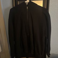 Medium black zip up