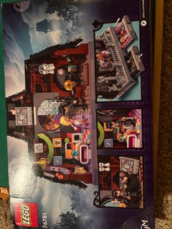 Lego Wednesday and Enid’s Dorm Room 76781