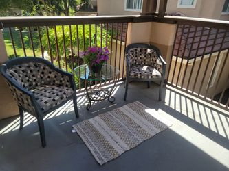 Accent Chairs