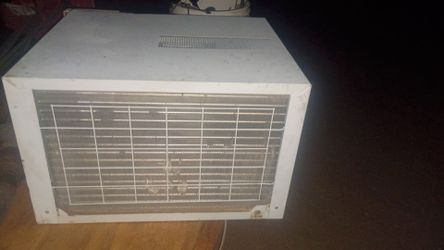 Large air conditioner window unit, very cold
