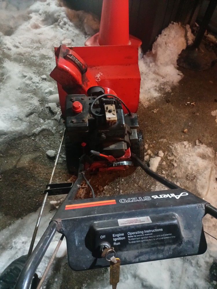 Areins 21" Gas Snowblower. Self Propelled. Easy Start!!!