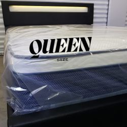 NEW Queen-Size PILLOW TOP MATTRESS and BOX SPRING. Bed frame not included 👍