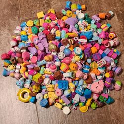 Roughly 400 Shopkins. 