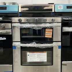 Whirlpool 6.0 cu. ft. Double Oven Gas Range w/Center Oval Burner