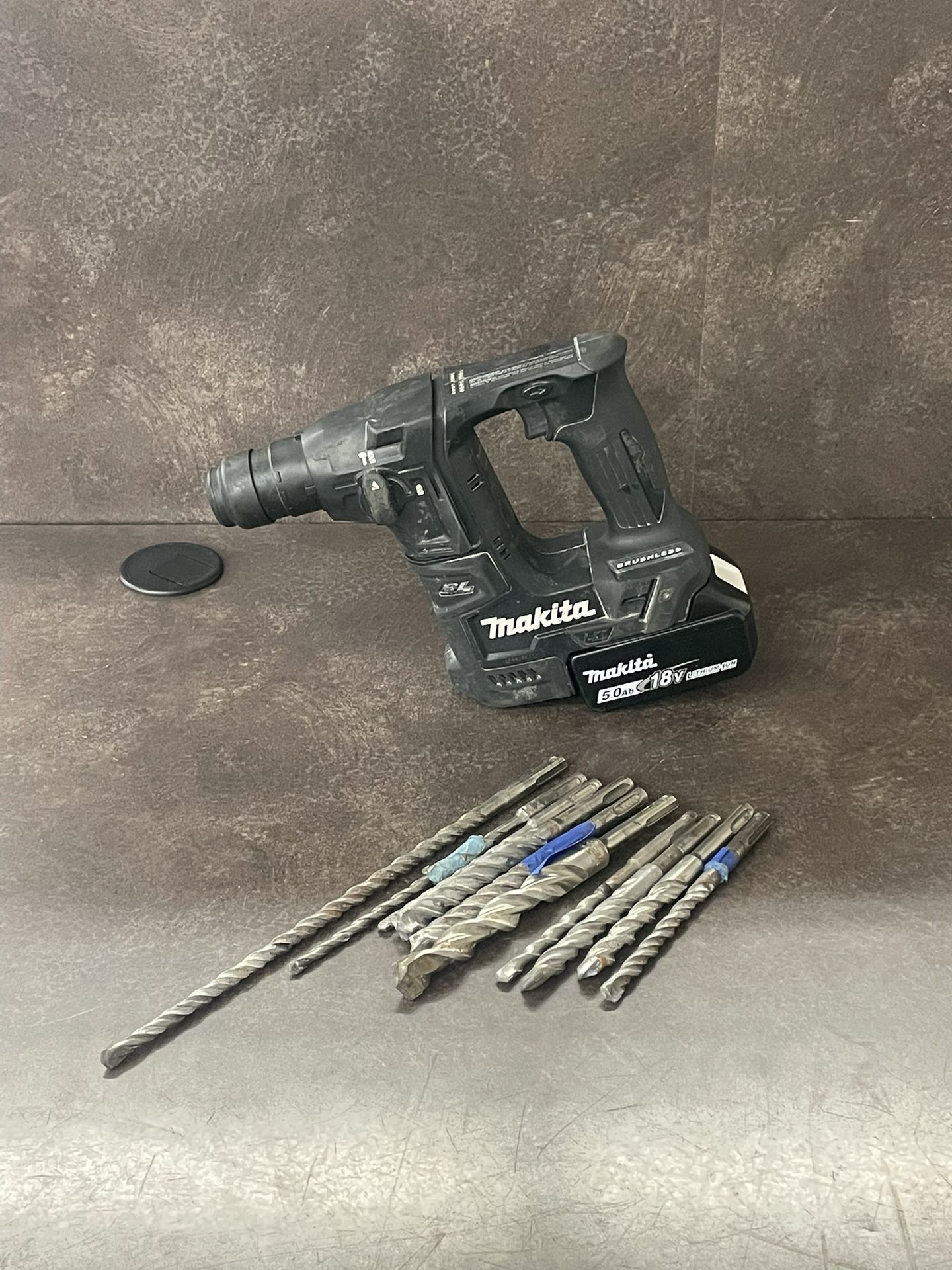 Makita XRH06 18V Brushless 5/8" Rotary Hammer – Working Condition