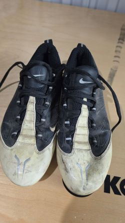 NIKE FOOTBALL CLEATS