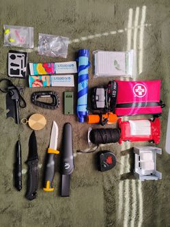 Survival Emergency Kit Multi-Piece Set