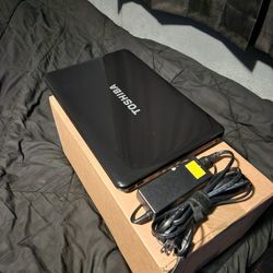Toshiba Laptop 15"  Satellite L655-S5117