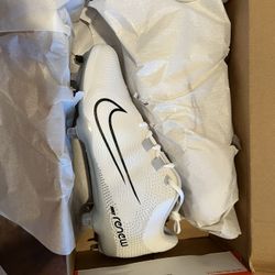 Women’s Hyperdiamond 4 Pro Softball Cleat Size 9.5 W