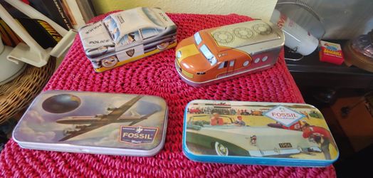COLLECTIBLE TINS