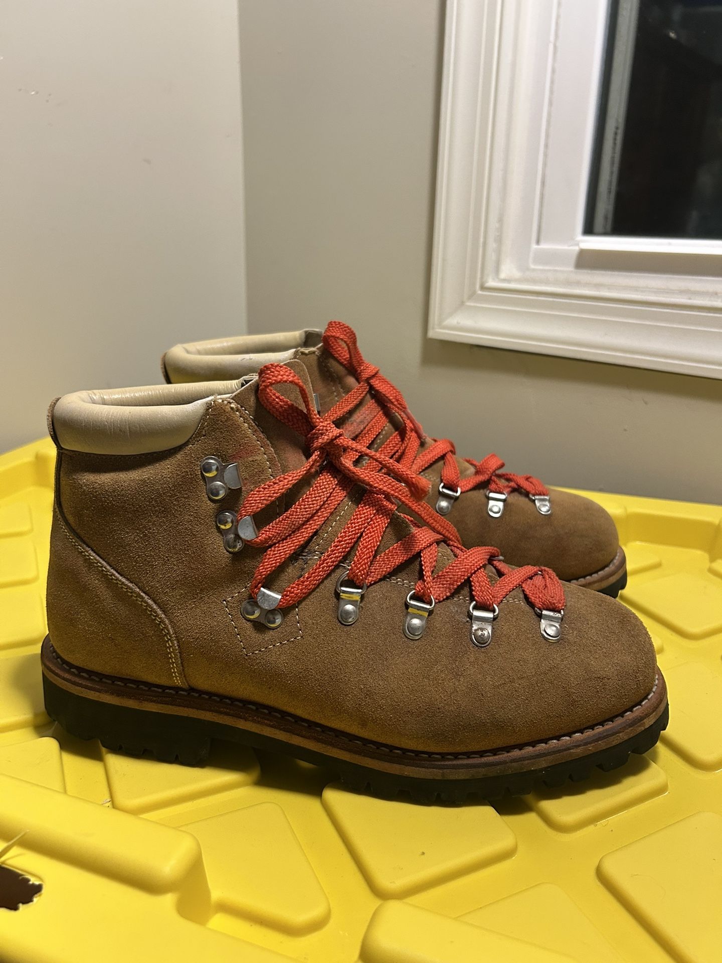 Pre~owned In Good Condition Suede Montblanc Mountaineering Boots Red Laces Vibram Size 10.5 Men’s