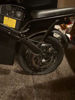 Electric bike for sale: Inner tube in tire is ripped