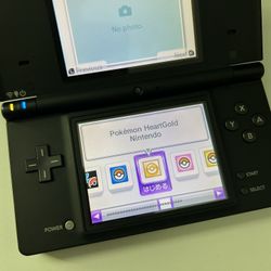 Black Nintendo DSI w/ Charger (175+ Games Pre installed)