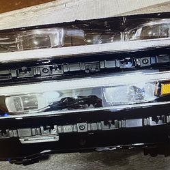 2023 Genesis GV70 Left head light xenon