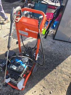 Husqvarna PW 3200 Gas Pressure Washer