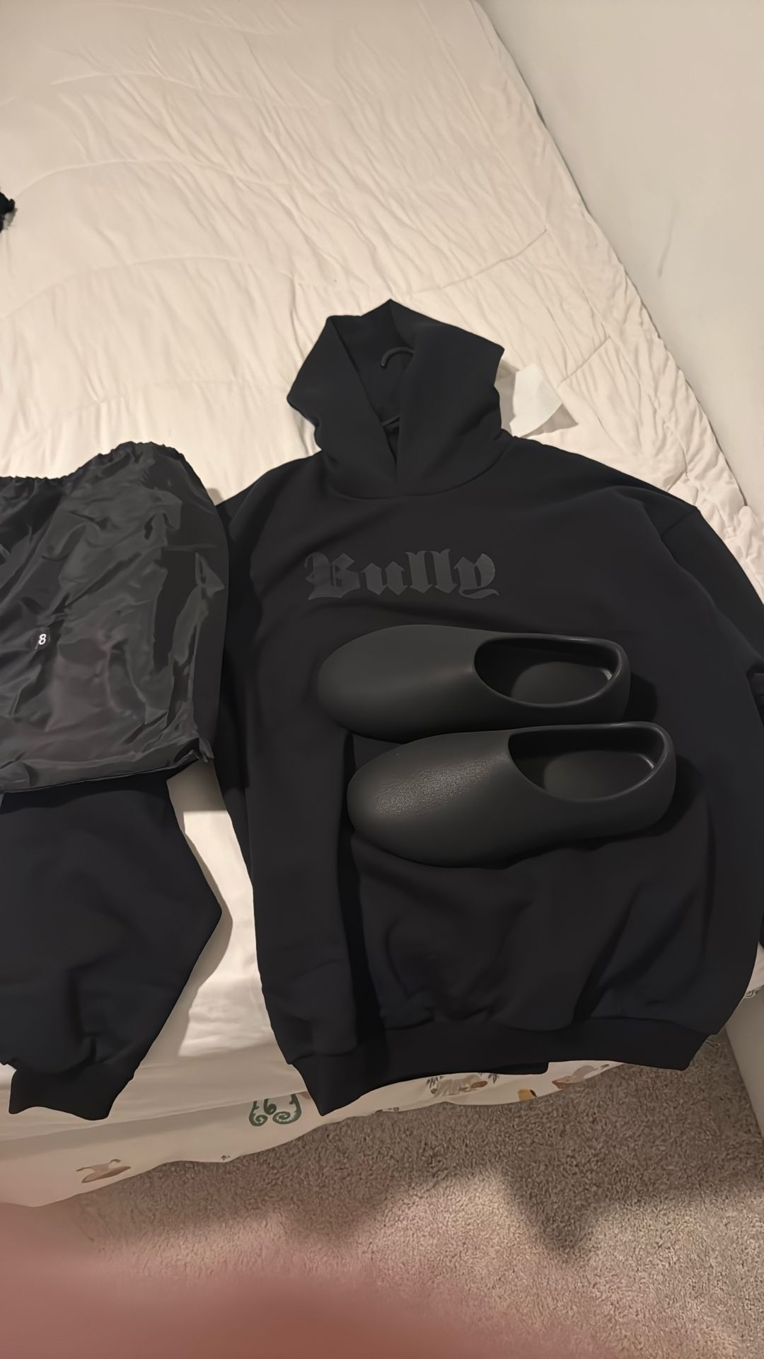 YZY Bully Sweatshirt & YZY Foam Shoes