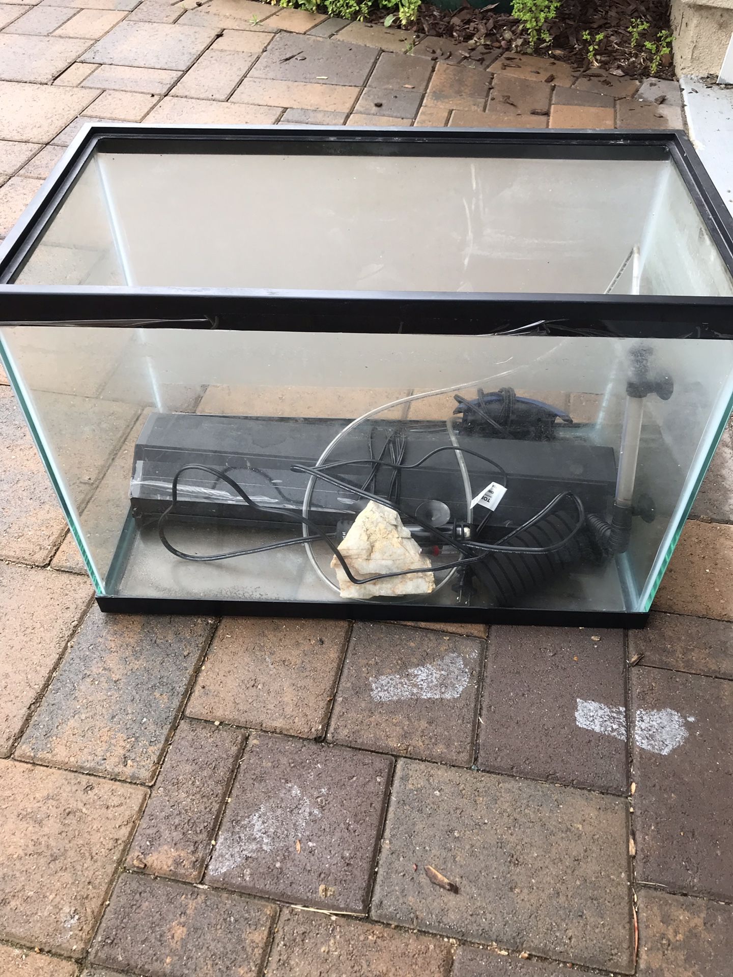 2 20 gal aquariums w/accessories