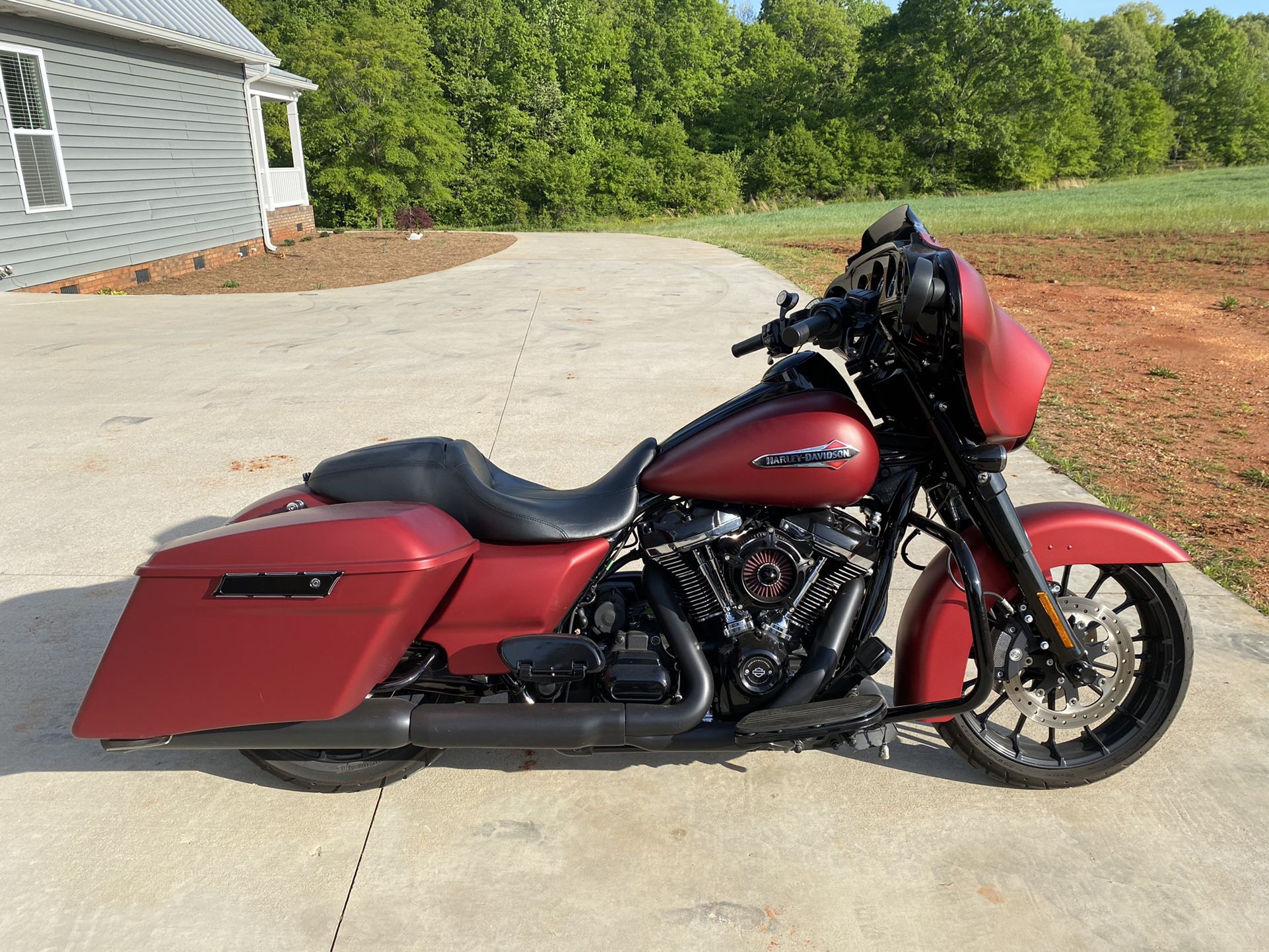 Photo 2019 Harley Davidson street glide special