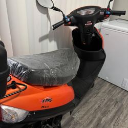 XPRO Maui 50cc Moped Scooter