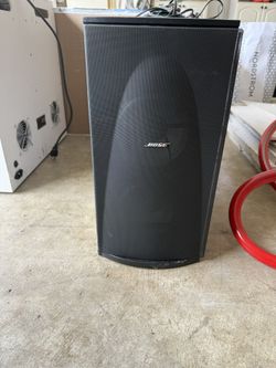 Subwoofer and 4 Satellite speakers by Bose