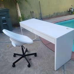 Modern Desk With Chair