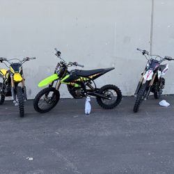 SURRON Hyper Bee 30-35 MPH 5000W  24AH Financing Available As Low As $38 A Month  At Turbopowersports 