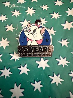 Marie 25 years hidden Disney pin