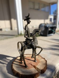 Salvador Dali Don Quixote Abstract Modern Art Figurine 