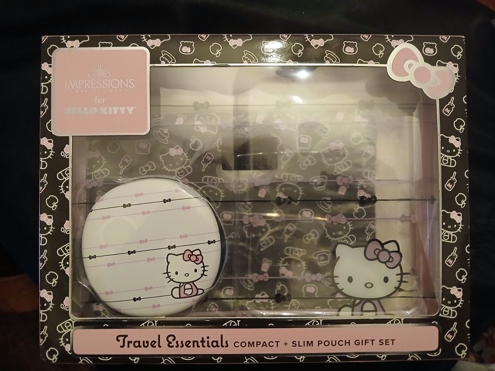 Hello Kitty Travel Essentials Kit w/ 3xs Magnifying LED Compact Mirror
