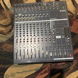 Yamaha EMX 5014c Mixer Amplifier 