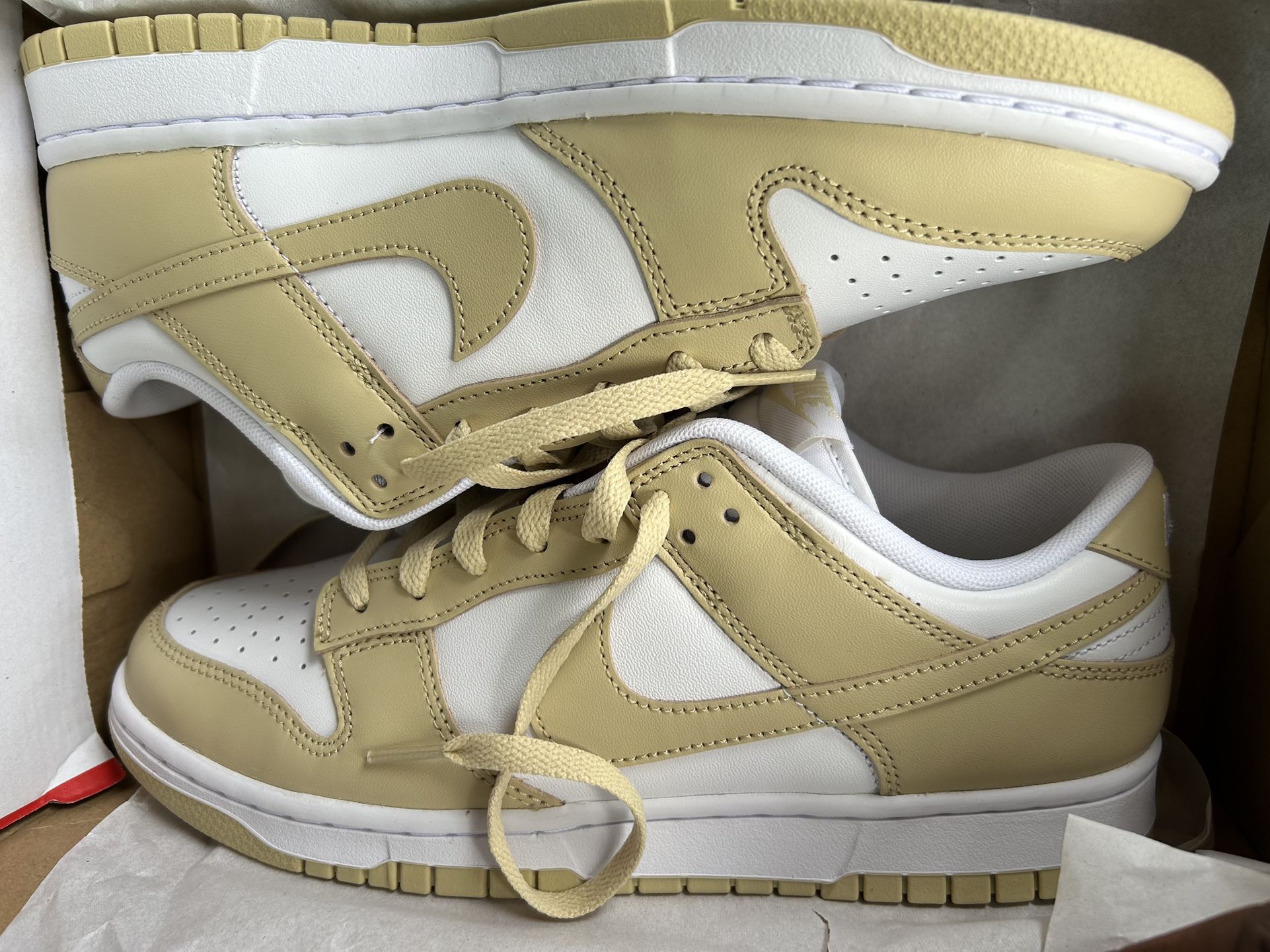 gold dunks