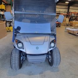 Yamaha 2 Person Golf Cart