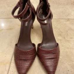 BCBG Women's Burgundy Croc Embossed Pointed Toe Ankle Strap 9.5