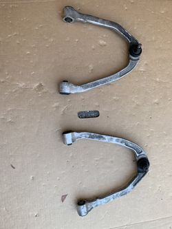 G35 upper control arms