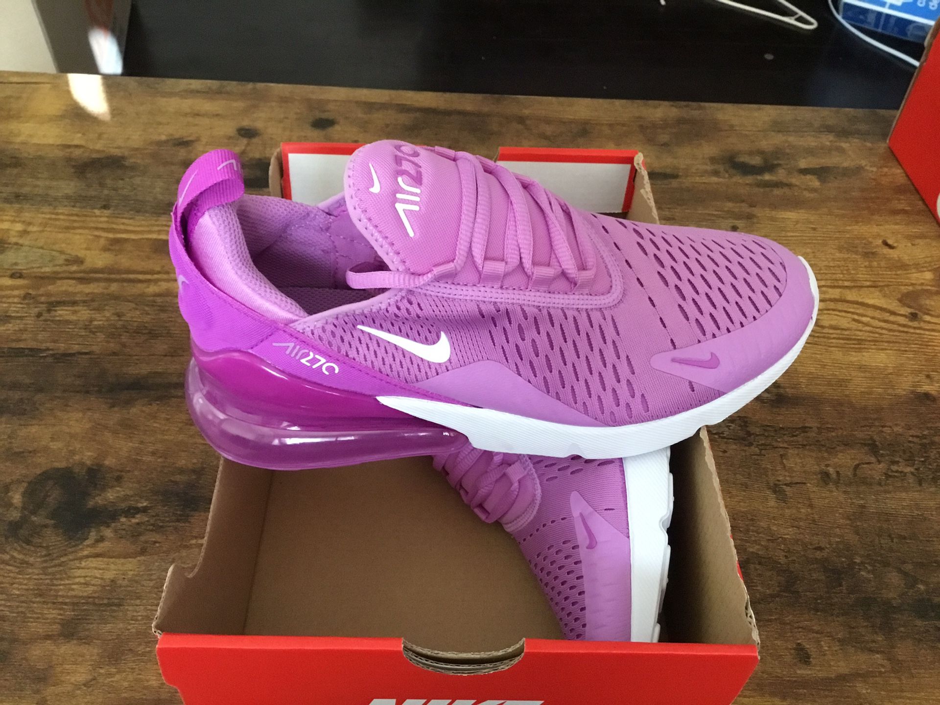 New Kid’s Nike Air Max 270 size 7Y/8.5W
