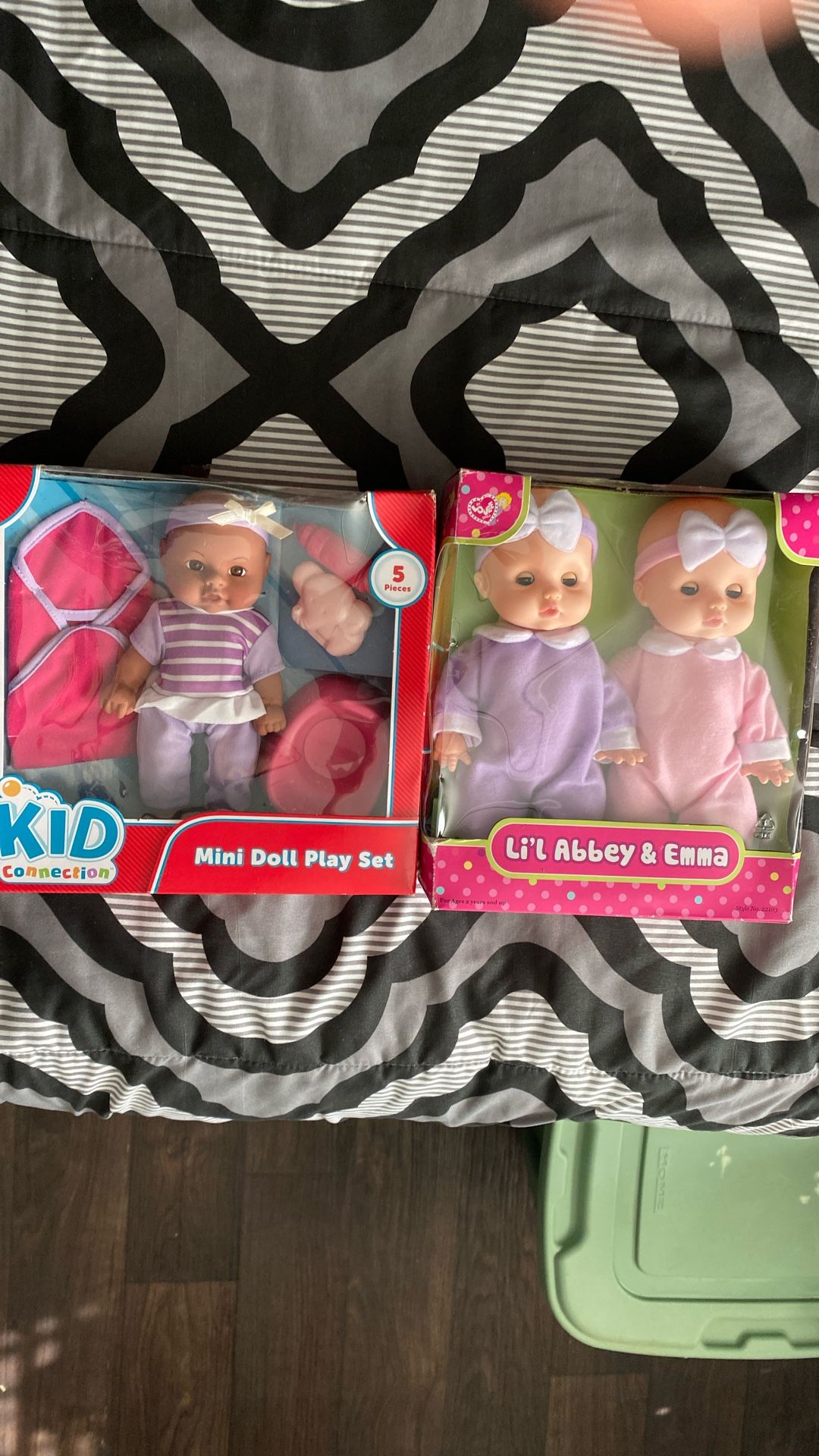 Mini Doll Play Set and Li’l Abbey & Emma