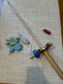 New! Wooden magnetic fishing rod with 3 fish