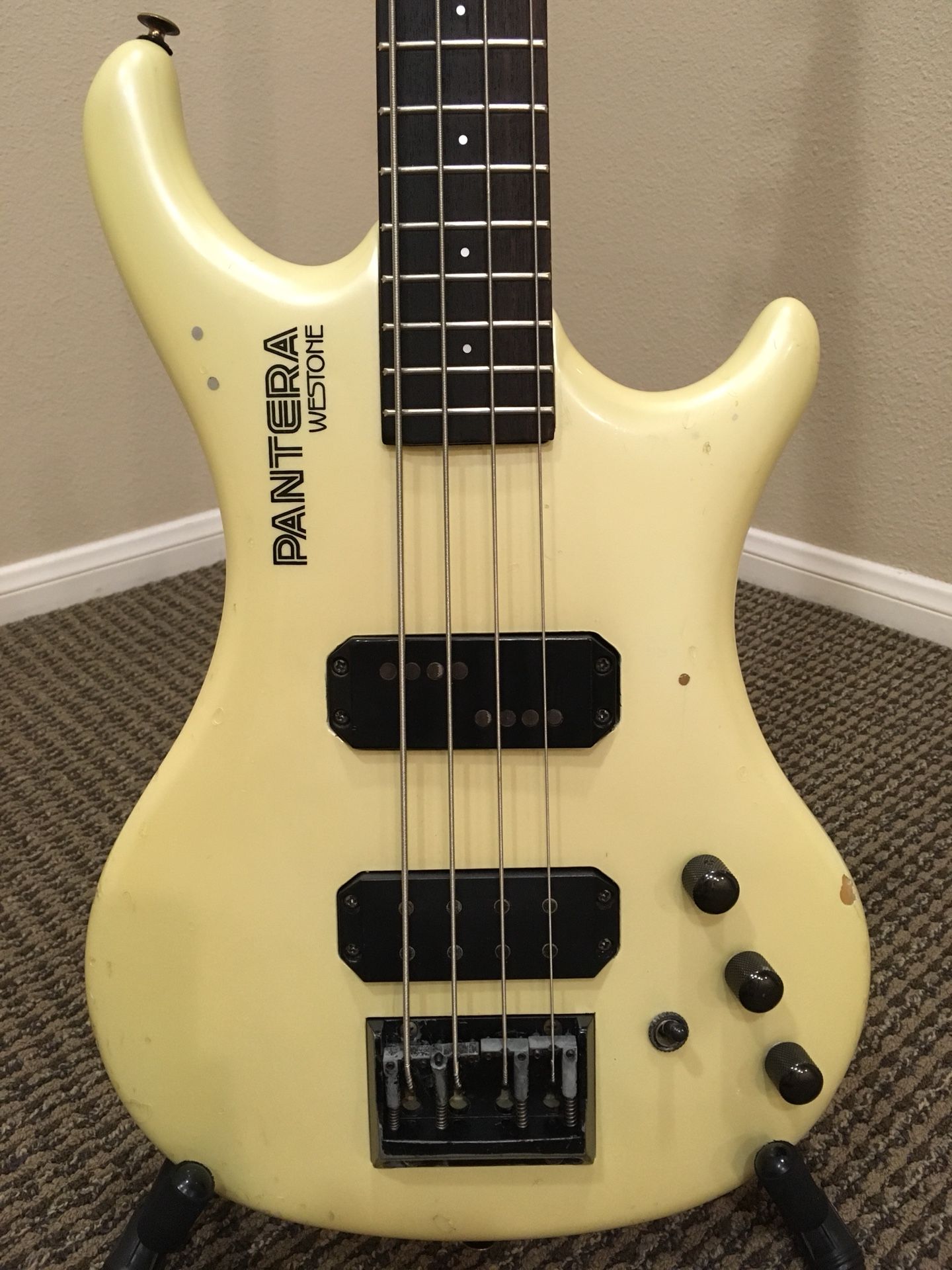 Westone Pantera X750 Bass Guitar