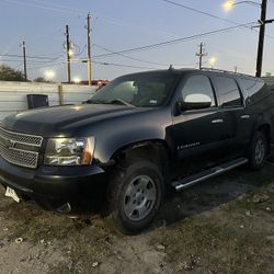 2008 Chevrolet Suburban For Parts 