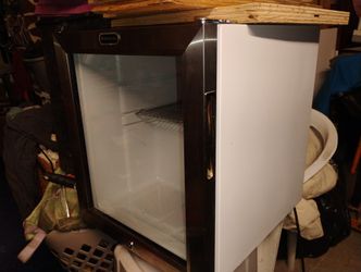 $50 !!!! Whynter Beverage/Wine Cool Refrigerator VERY COLD!!