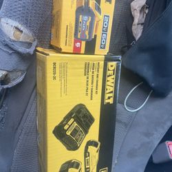 Batteries and charger for Dewalt
