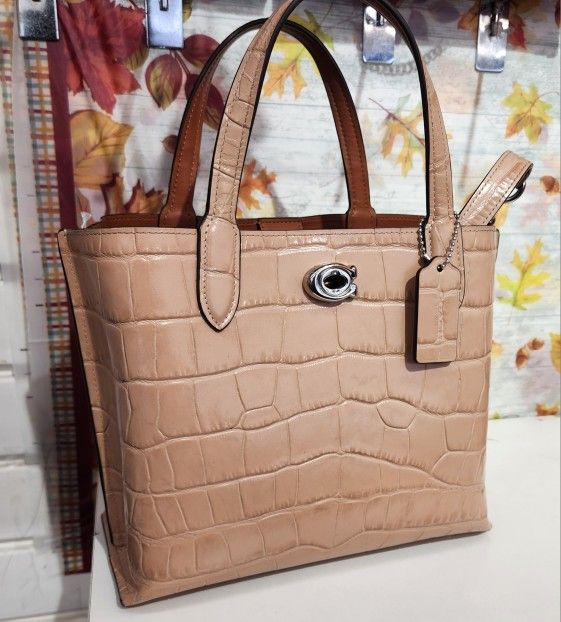 Croc Willow Tote Crossbody Purse