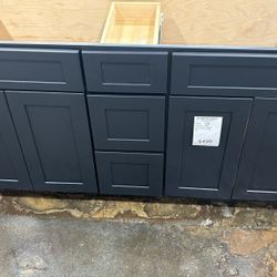 60'' Bathroom Vanity (3 Drawers)