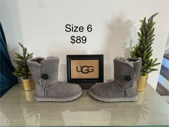 ‼️🚨 Sale NEW: Women’s UGG Size 6 🚨‼️