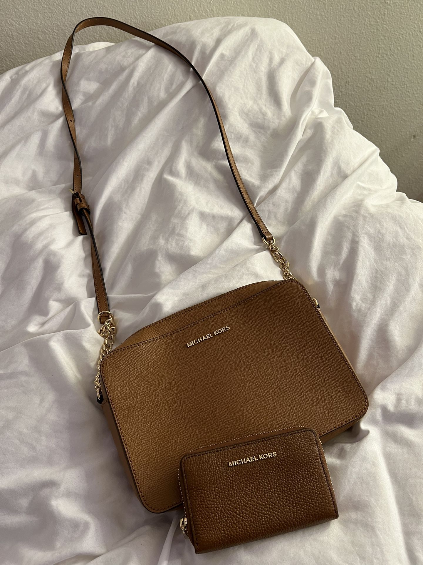 MICHAEL KORS PURSE & WALLET
