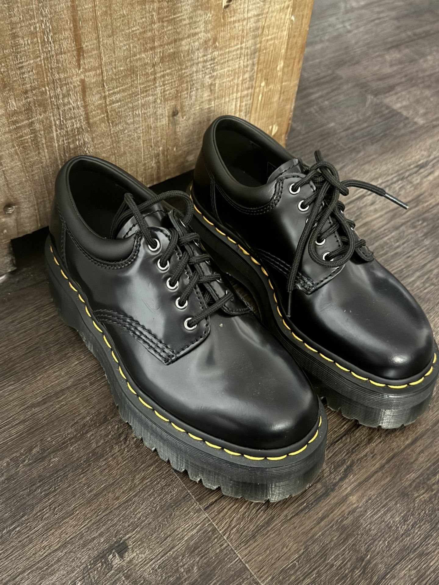 Doc Martin’s Platform 8503 Leather Casuals