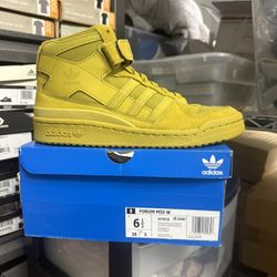 Adidas Women’s Shoes Siz 6.5