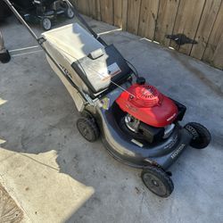 Honda Self Propelled Mower READ DESCRIPTION 